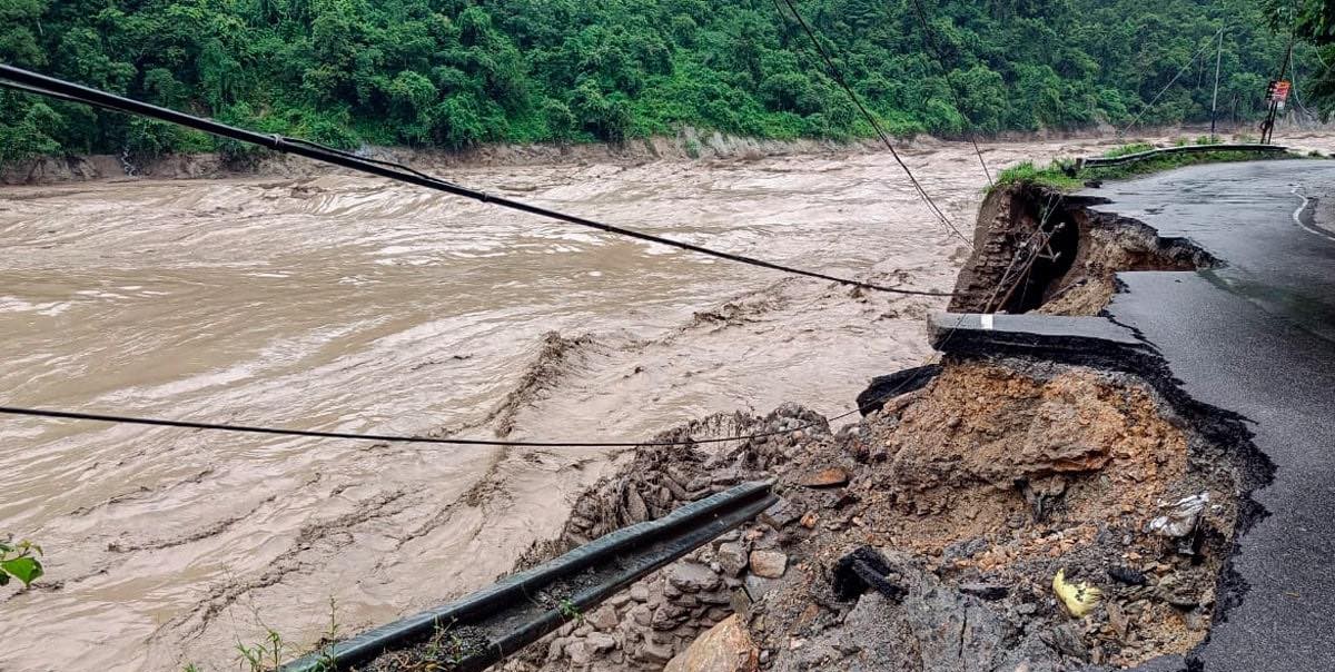 Sindhupalchok Urges Caution Near Bhotekoshi and Sunkoshi Rivers Amid Heavy Rain Alert